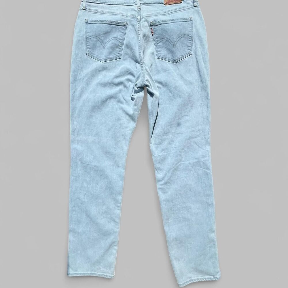 Levis Womens 10 Blue Denim Classic Straight Fit - Light Wash Stretch 30x30 - Picture 2 of 8